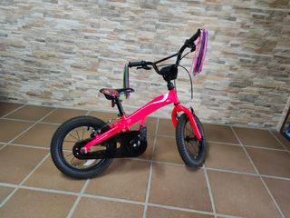 Bicicleta infantil rosa neon!