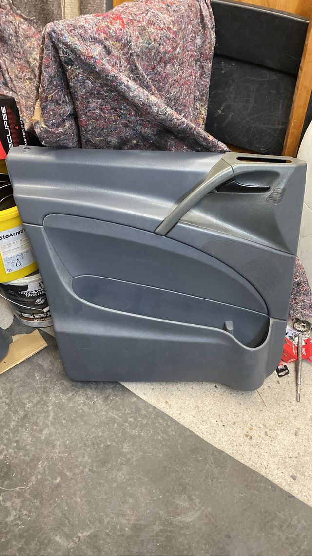 Paneles puertas delanteras Mercedes Vito Viano