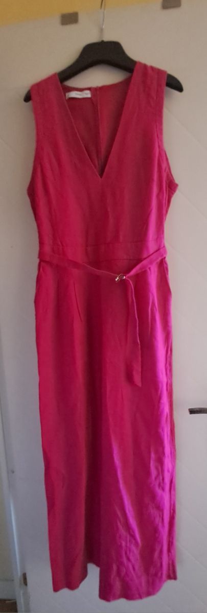 Mono fucsia con cinturón