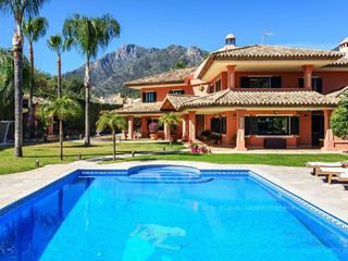 Chalet en alquiler en Las Cancelas - Valdeolletas en Marbella