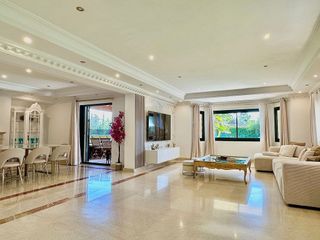 Chalet en alquiler en Las Cancelas - Valdeolletas en Marbella