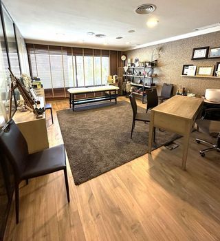 Oficina en venta en Nueva Andalucía centro en Marbella