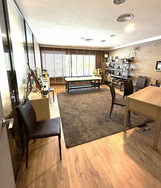 Oficina en venta en Nueva Andalucía centro en Marbella