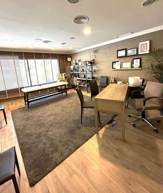 Oficina en venta en Nueva Andalucía centro en Marbella