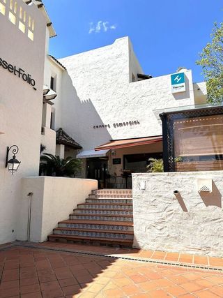 Oficina en venta en Nueva Andalucía centro en Marbella