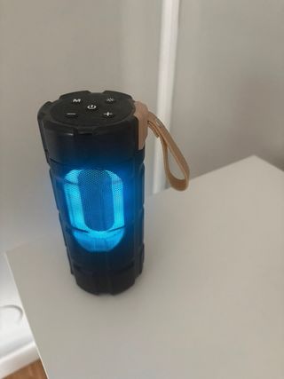 Altavoz Bluetooth Portátil con Luces LED