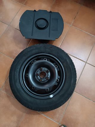 Rueda  original,  1 de las cuatro del VW Polo 
