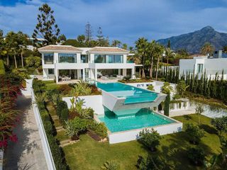 Chalet en alquiler en Los Naranjos - Las Brisas en Marbella