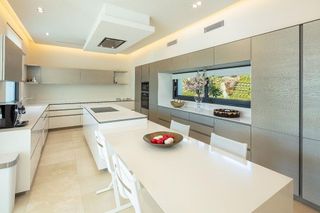 Chalet en alquiler en Los Naranjos - Las Brisas en Marbella