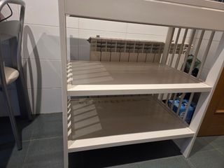 Cambiador Ikea GULLIVER" blanco.
50 euros.
