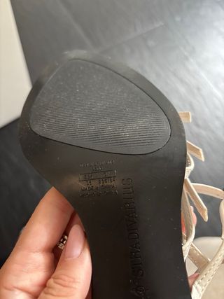 Sandalias Stradivarius Negras y Blancas