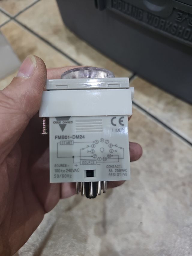 Material eléctrico Temporizador Carlo Gavazzi FMB0