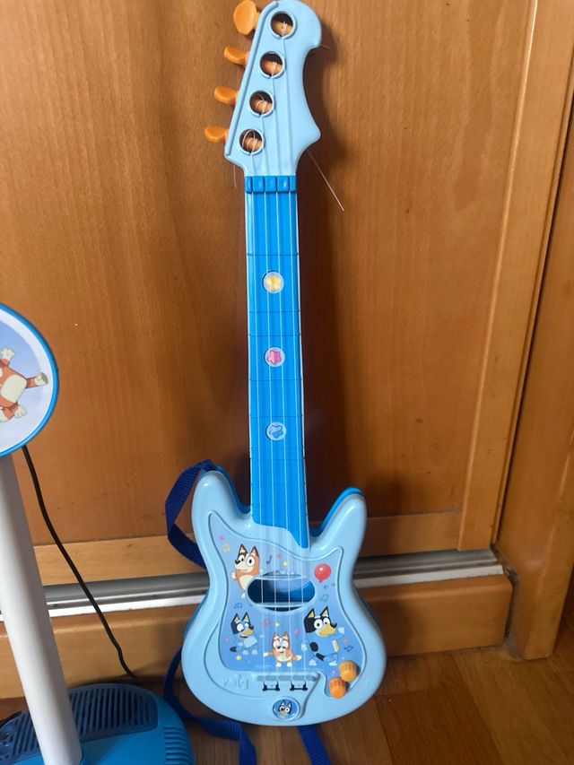 Micrófono y Guitarra Bluey