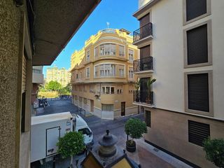 Local comercial en alquiler en Centro en Elche