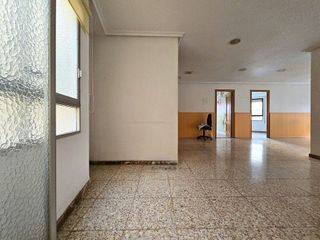 Local comercial en alquiler en Centro en Elche