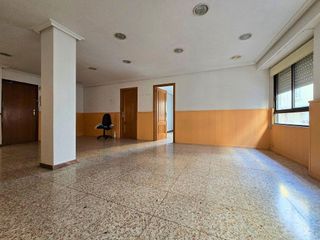 Local comercial en alquiler en Centro en Elche