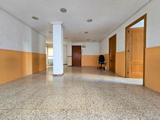 Local comercial en alquiler en Centro en Elche