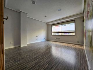 Local comercial en alquiler en Centro en Elche