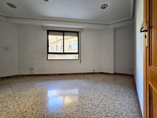 Local comercial en alquiler en Centro en Elche