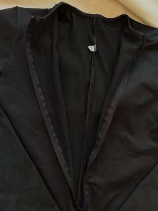 Enterizo negro con cremallera en tendencia!