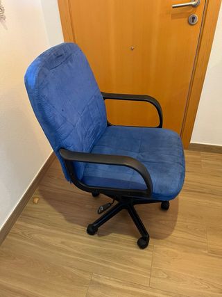 Silla de escritorio azul y negra