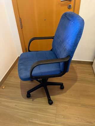 Silla de escritorio azul y negra