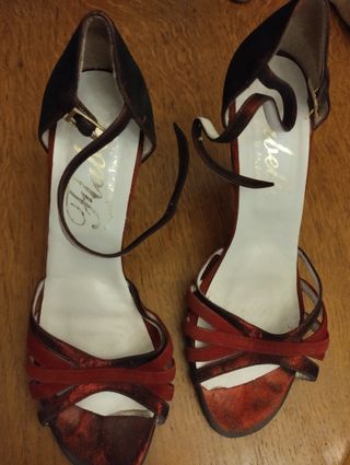 Zapatos de tango varios modelos.