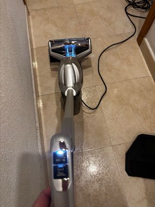 Aspirador de pie para moqueta