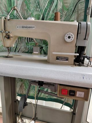 Máquina de coser industrial Unicorn