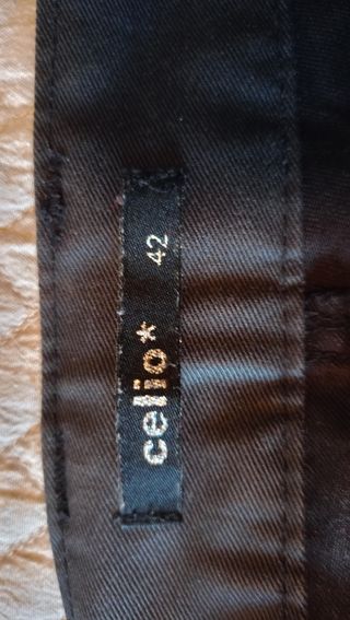 Pantalón fuerte gris hombre.