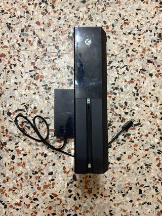 Xbox One con cable de alimentación
