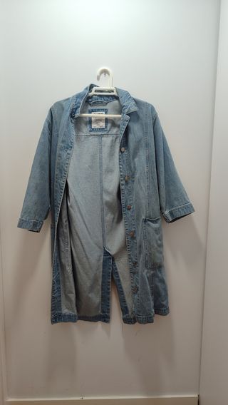 Gabardina vaquera Pull and Bear azul
