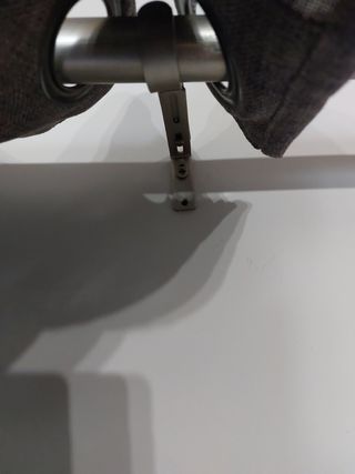 Barra de cortina de metal plateado