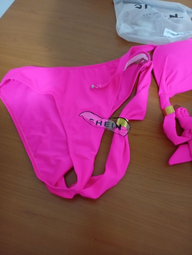 Costume due pezzi SHEIN rosa acceso