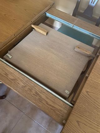 Mesa Comedor Roble Macizo Tallado y 6 sillas .