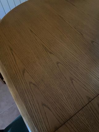 Mesa Comedor Roble Macizo Tallado y 6 sillas .