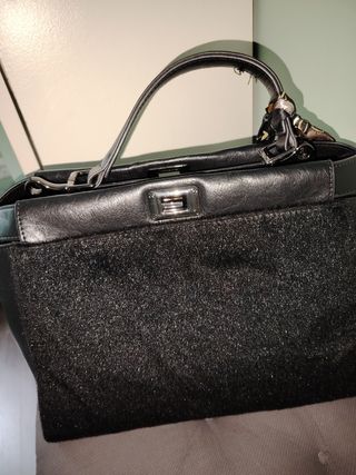 Borsa Fendi nera con dettagli argentati