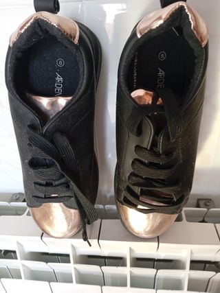 Zapatillas negras y doradas ARDENE talla 38