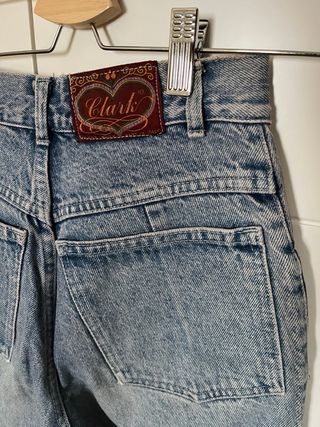 Pantalón vaquero vintage tachuelas multicolor