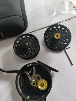 Carrete Mosca Vivarelli + 2 Bobinas