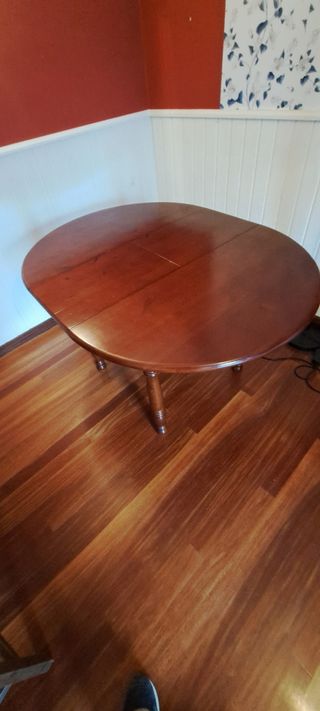 Mesa redonda extensible de madera