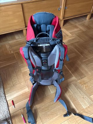 Mochila portabebés Deuter Kid Comfort-I Roja