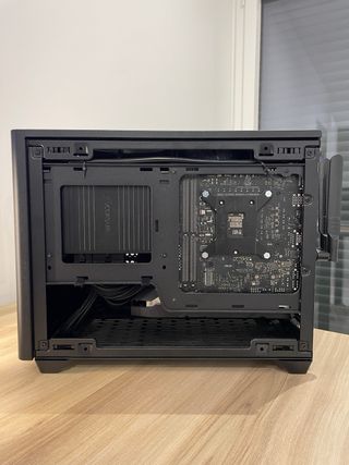 Caja PC ordenador Cooler Master NR200 Mini ITX SFF