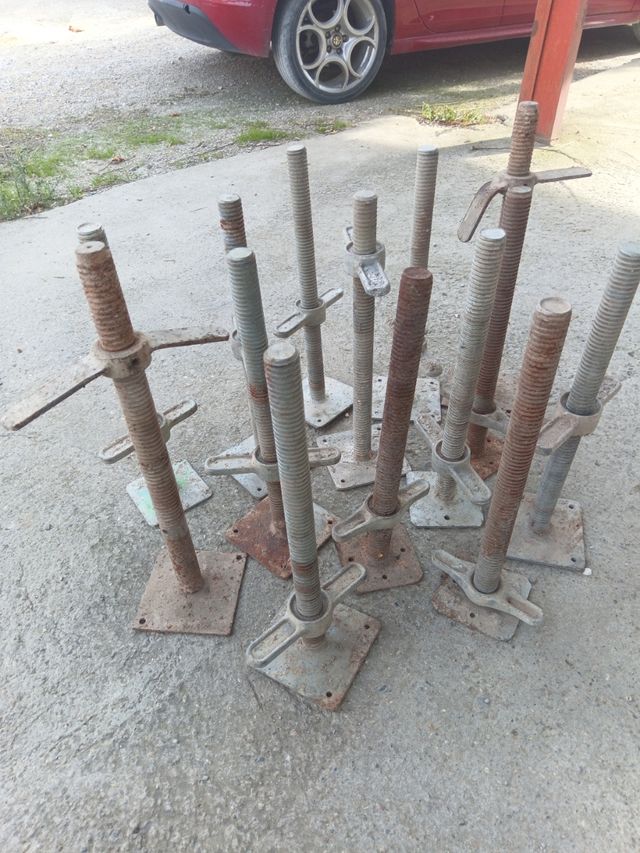 Patas Niveladoras Andamios, Usillos