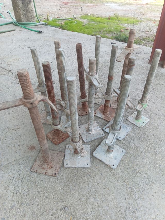 Patas Niveladoras Andamios, Usillos