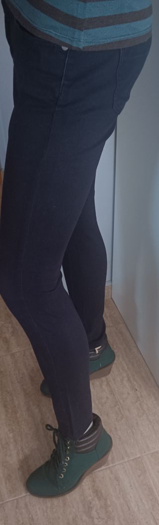 Pantalones azul marino ajustados