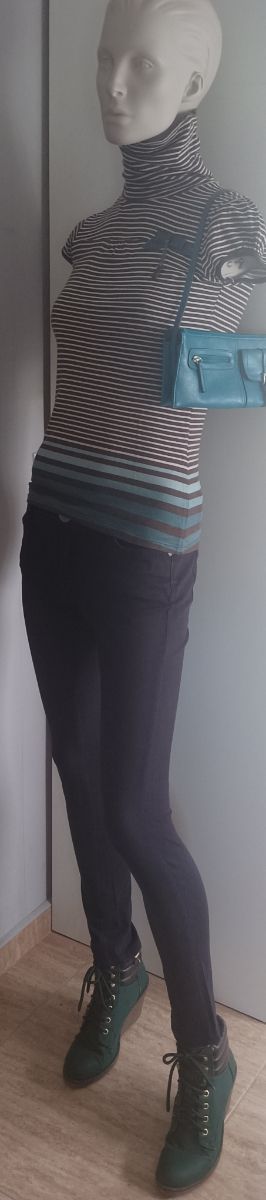 Pantalones azul marino ajustados
