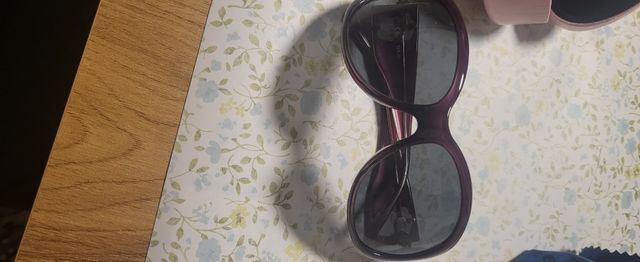 Gafas de sol Tous Moradas con funda