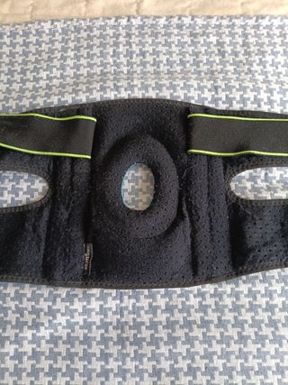 Rodillera deportiva con soporte