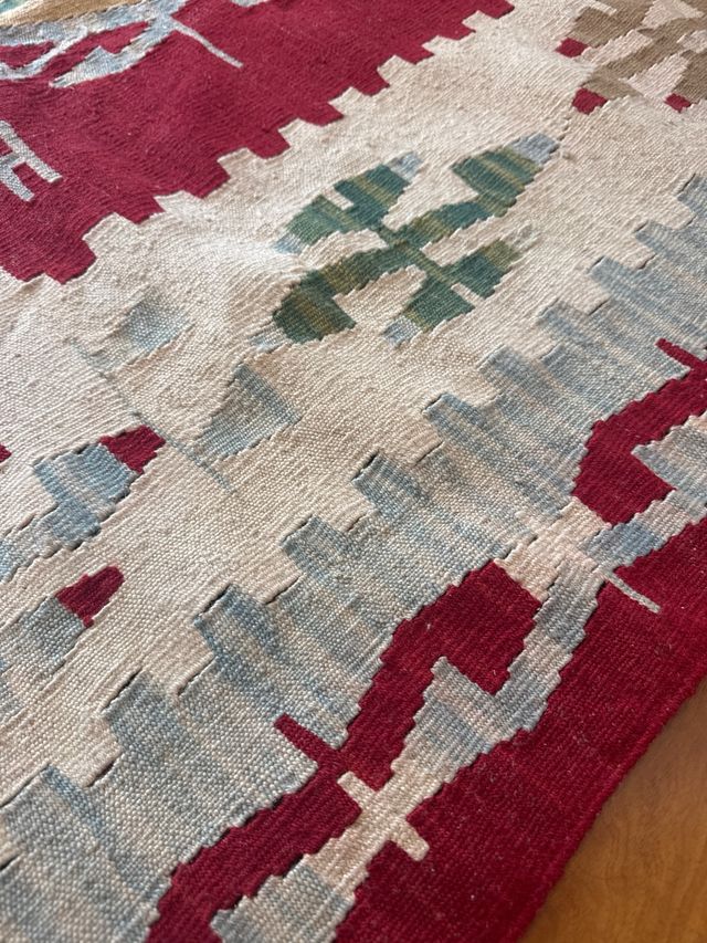 Alfombra de lana beige y roja 180 x 124